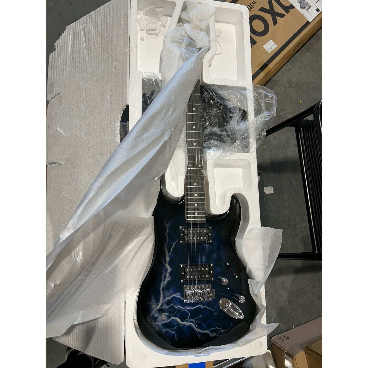 Lightning Electric Guitar / Short- scale, Beginner Model / Brand New in Box