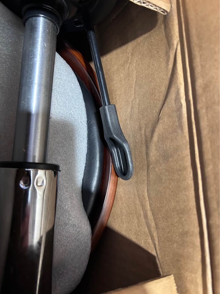 Ergonomic Swivel Office Desk Chair- New, assembly required
