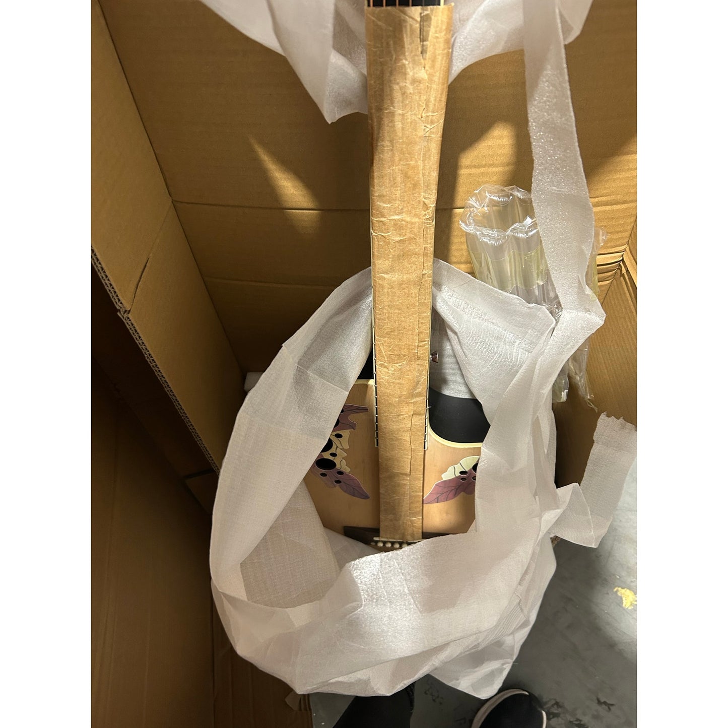 41” Cutaway Acoustic Guitar w/ Spruce Top + Carry Bag & Wrench (Brand New)