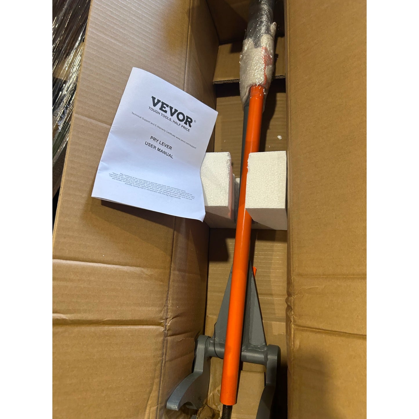 VEVOR Pry Lever Bar WBS005 — 2,000 lb Capacity, 54" Length, Two-Tone Split Handle