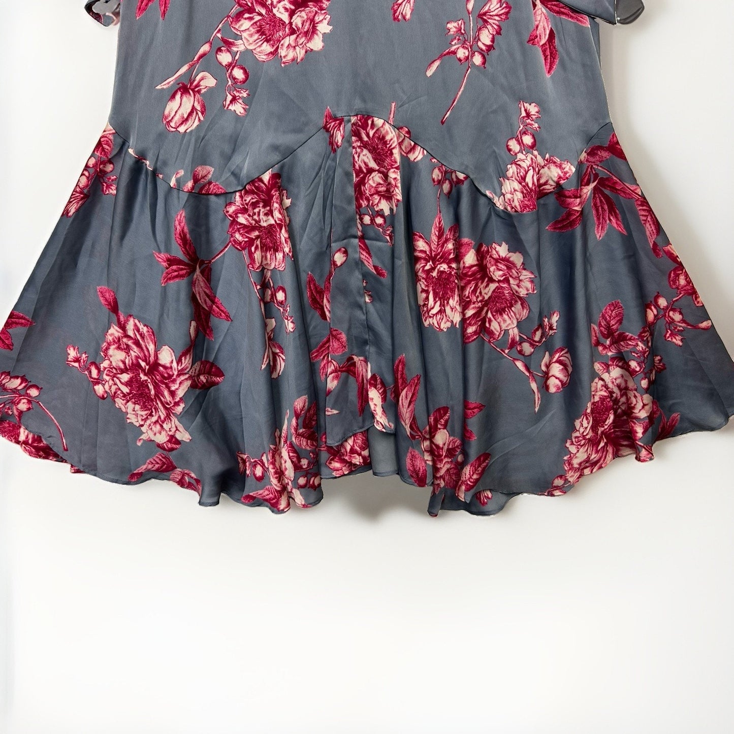 White House Black Market - Beautiful Floral Silk Dress Blue Pink Size 6 NWT