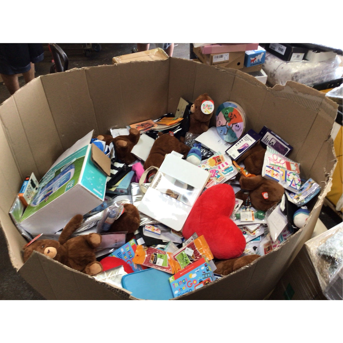 HPC TOY & NOVELTY PALLET- 1000+ PIECES