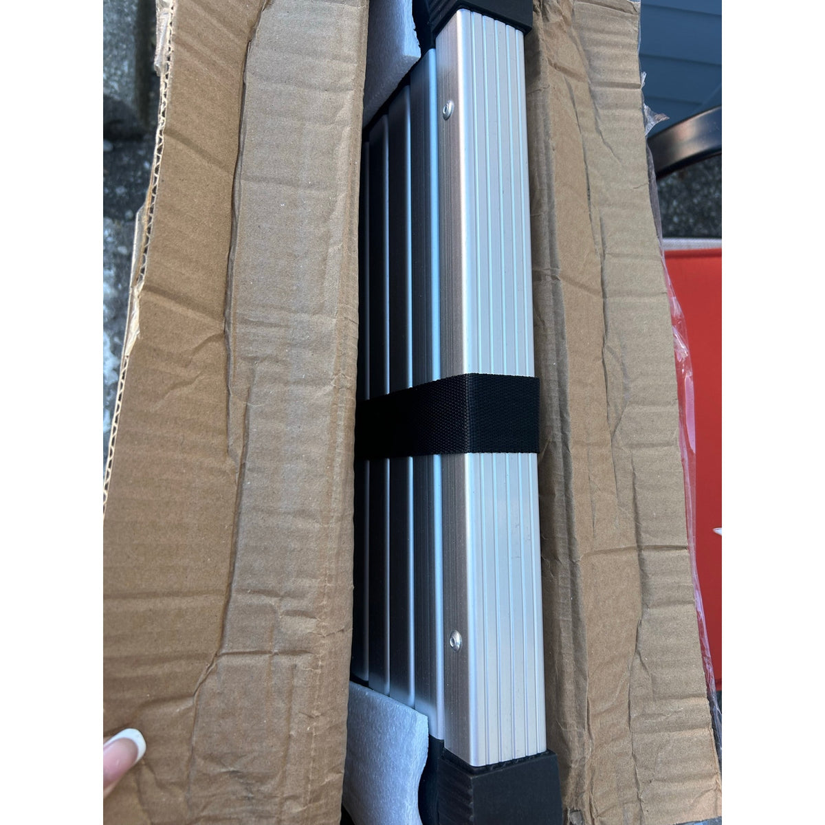 8.5 ft Aluminum Telescoping Ladder – 375 lb Capacity