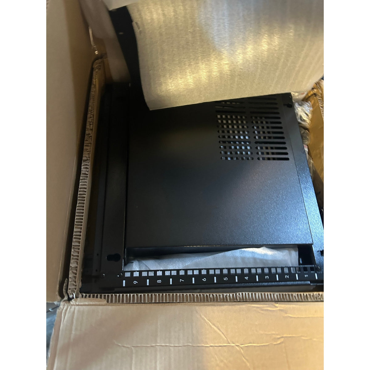 VEVOR Adjustable Open Frame Server Rack – Open Box