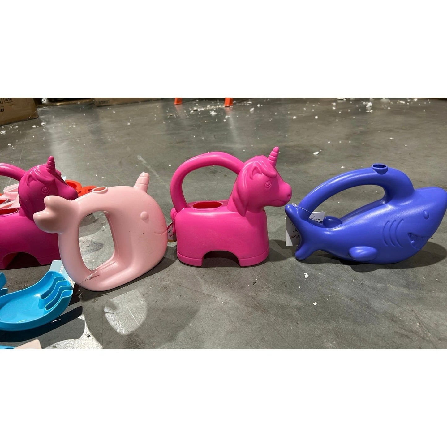 30pc Lot of Kids Sand & Water Toy Set Random Mix Shovels Rakes Molds NWT