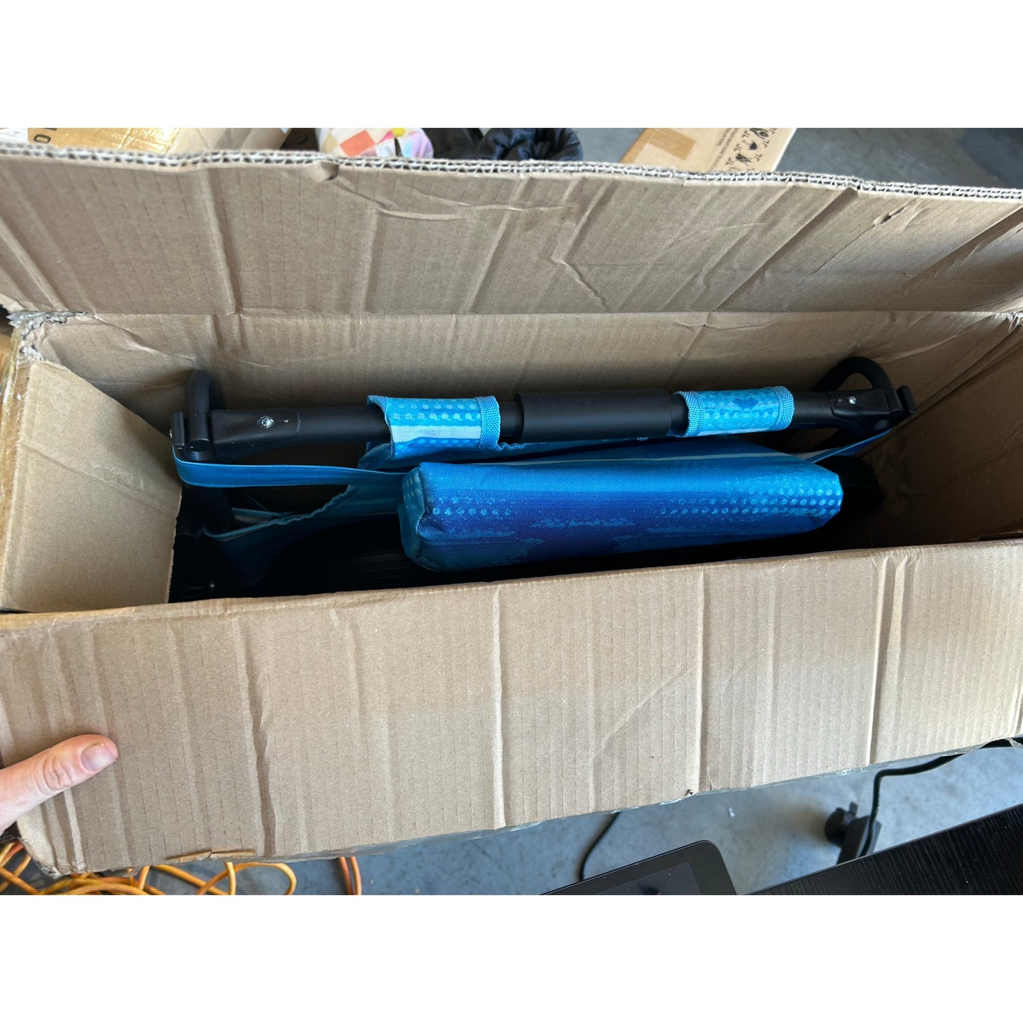 EasyGo 2-in-1 Beach Cart & Lounger Chair – Large Blue Stripes- New in box