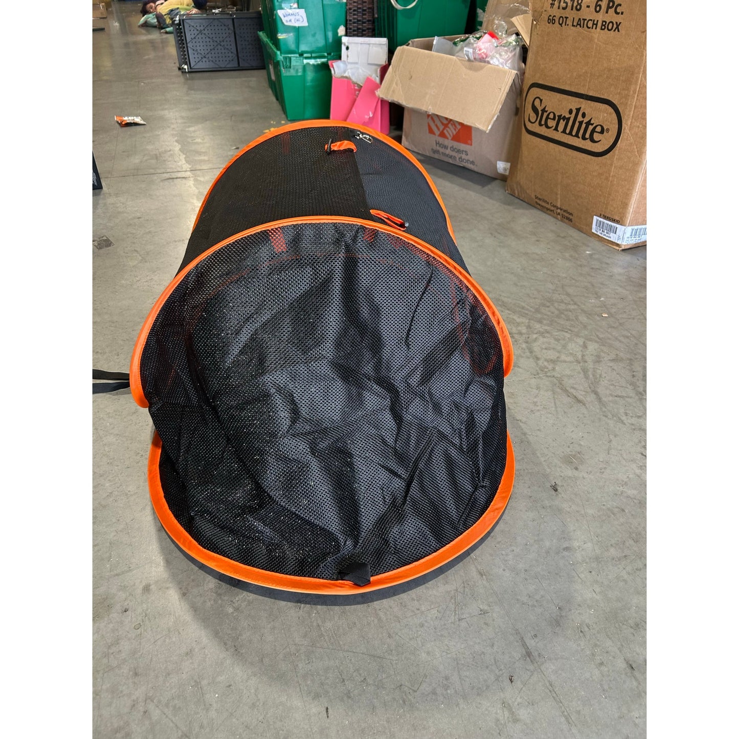 Portable Outdoor Cat or Small Dog Enclosure with Carrying Case & Stakes