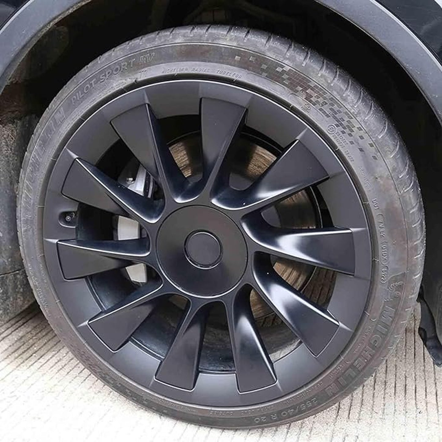 Tesla Model Y 20″ Induction Wheel Rim Protector Rings — Matte Black (4-pc, KALOFOR)